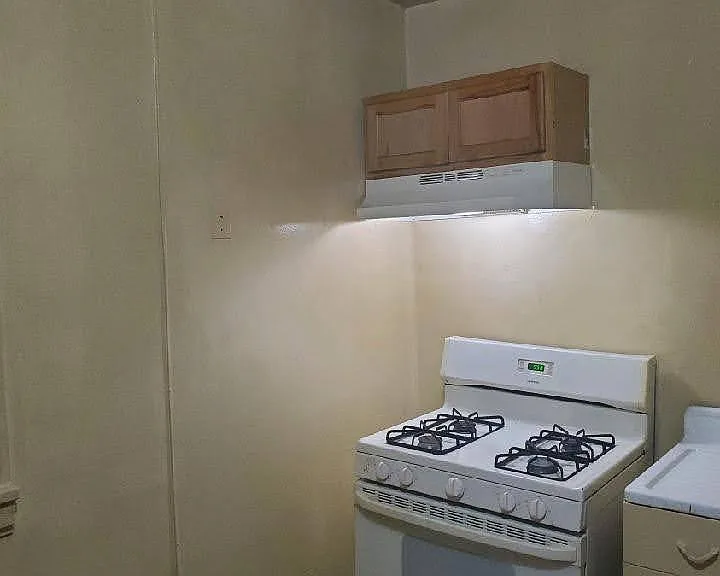 950 E Woodlawn Ave #1 — Photo 10