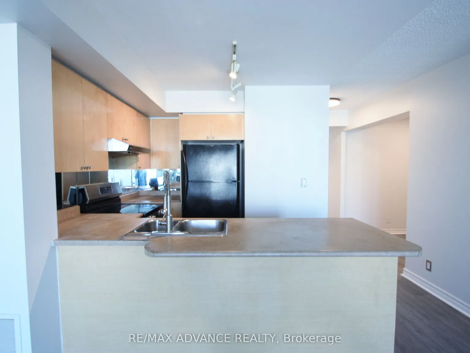 2 bed, $2,500 — Photo 2