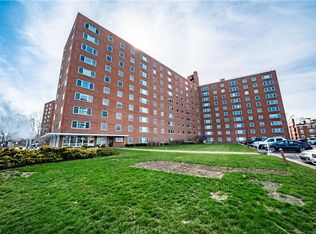 11850 Edgewater Dr APT 411, Lakewood, OH 44107