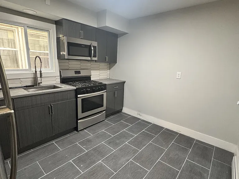 398 Ege Ave #1 — Photo 2