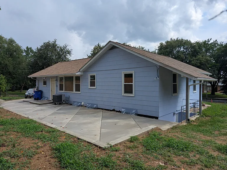 4915 Macon Rd — Photo 3