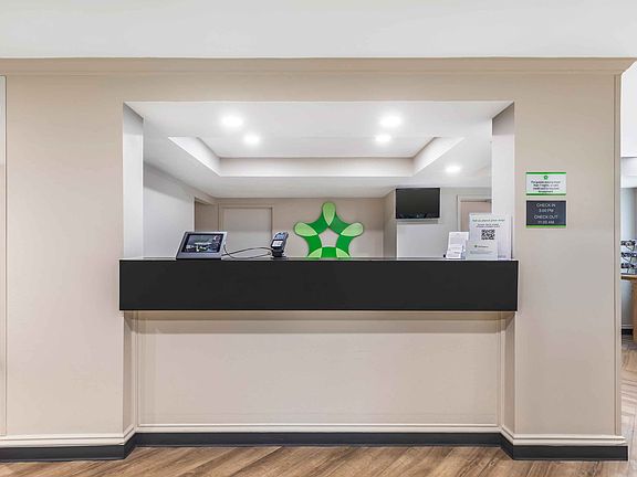 Lobby and Guest Check-in