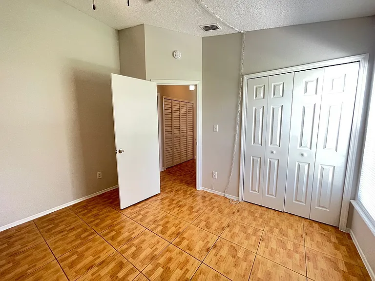 313 San Gabriel St — Photo 7