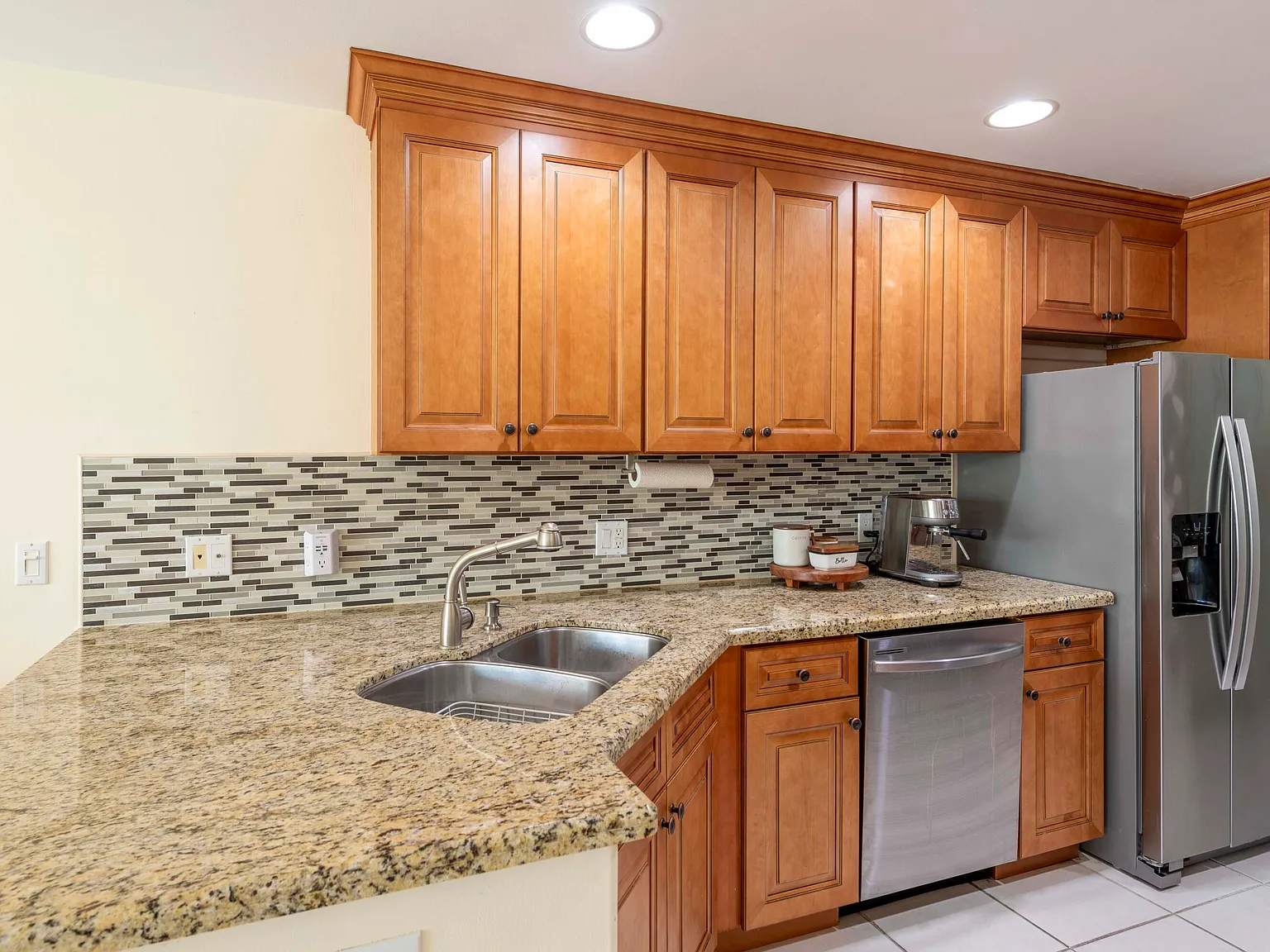 3 bed, 2.5 bath, 1570 sqft, $4,950 — Photo 4