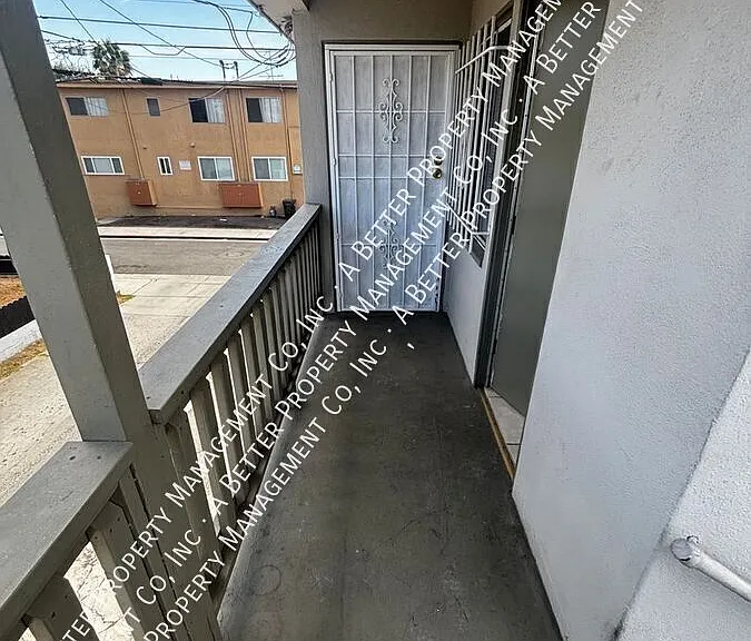 3305 E 17th St — Photo 10