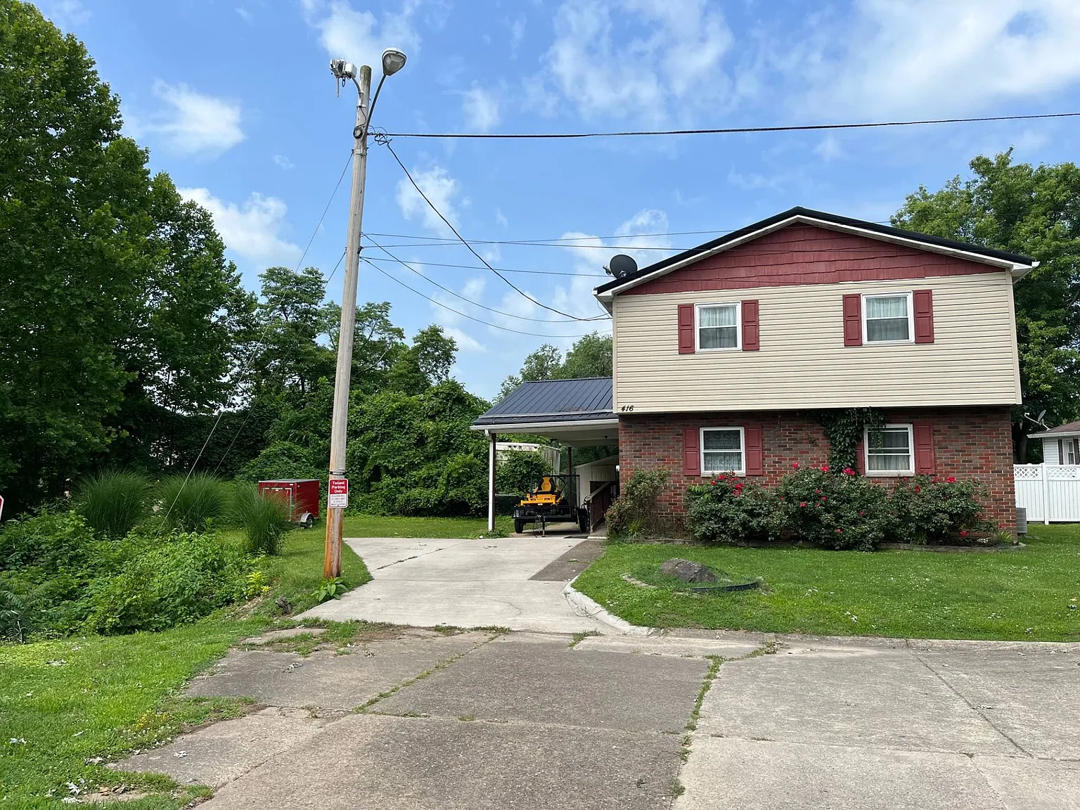 416 Kanawha Ave photo 1