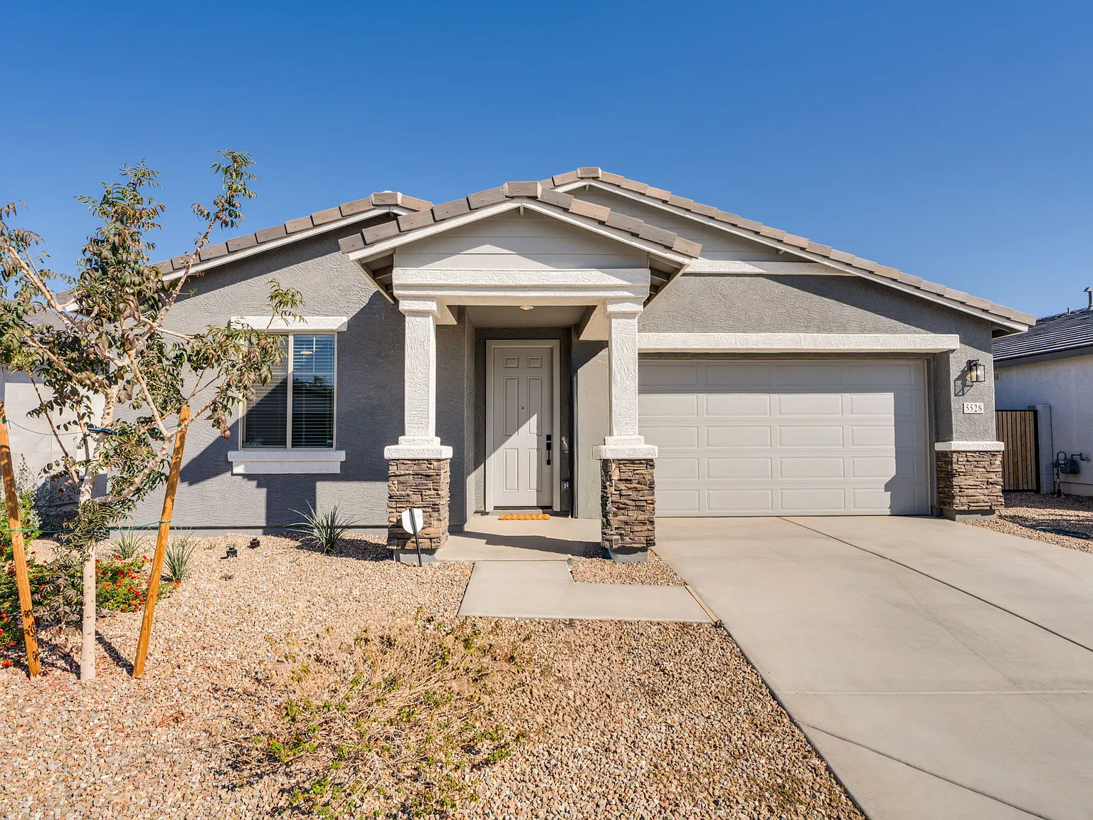 3 bed, 1567 sqft, $2,300 — Photo 1