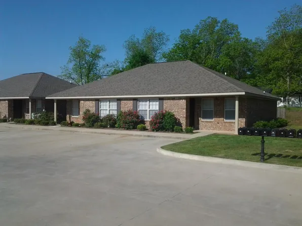 16 Pemrose Ln, Wetumpka, AL 36092