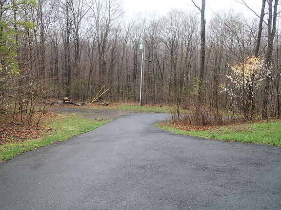 3rd image of 174 White Rock Dr