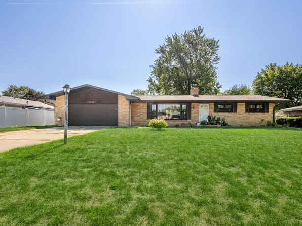 1050 Jean Ann Dr, Saint Joseph, MI 49085