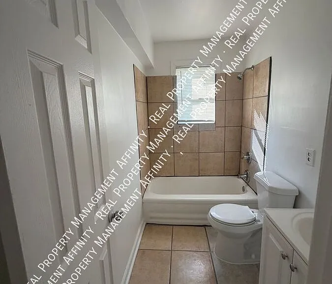639 Mississippi Blvd #1 — Photo 8