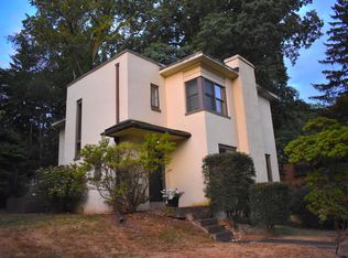 8500 Widener Rd, Wyndmoor, PA 19038