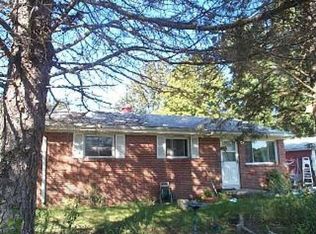 1738 Center Dr, Temperance, MI 48182