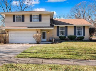 2231 Westfield Dr, Downers Grove, IL 60516