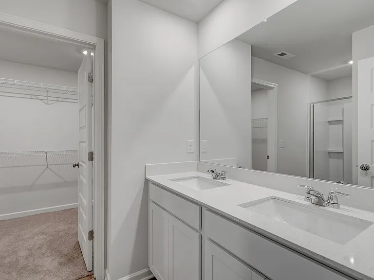 720 Emerson Ln — Photo 14