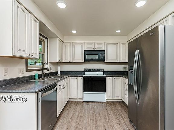 2nd image of 2922 Howard Ave