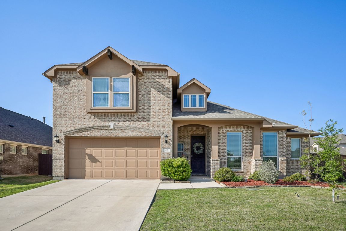 Emma Pearl Ln-0904-034