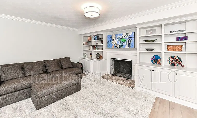 2112 Military Rd — Photo 22