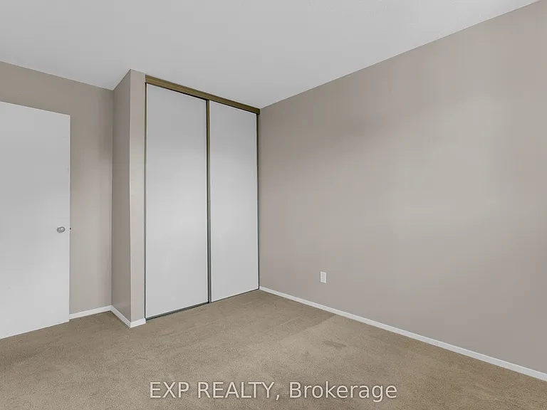 7 Sundback Ln — Photo 17