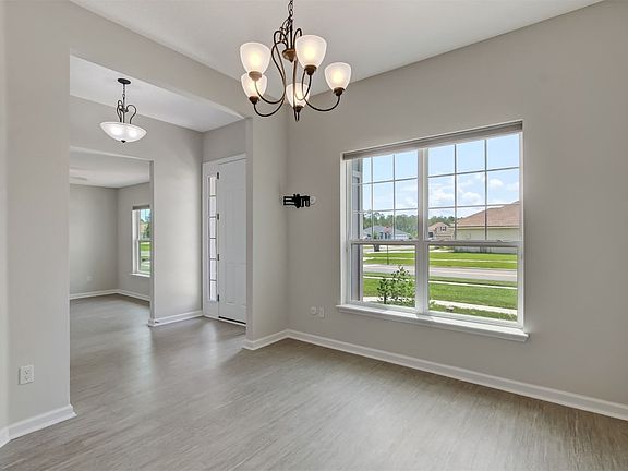 5th image of 92028 Woodlawn Dr