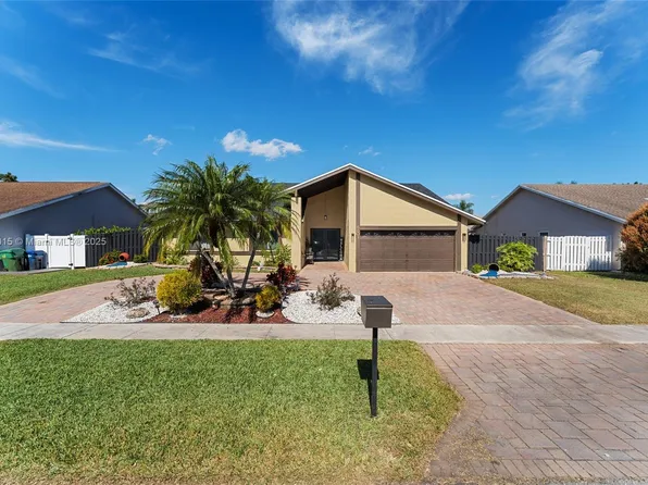 8601 NW 52nd Ct, Lauderhill, FL 33351