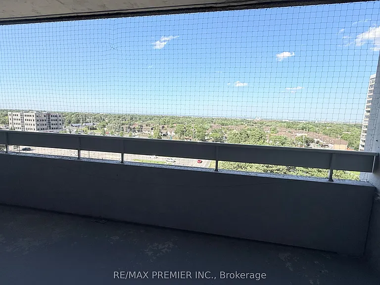 15 Kensington Rd #1011 — Photo 21