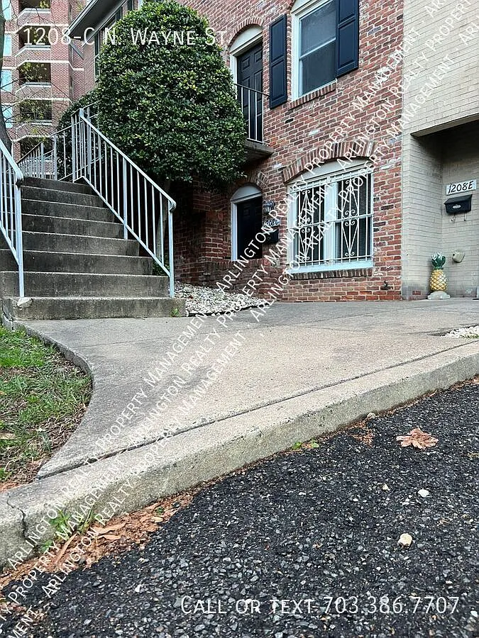 Cozy one bedroom on the ground floor! — Photo 1