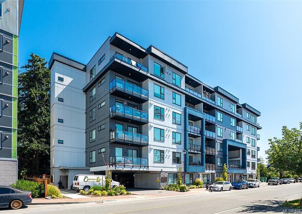 1st image of 842 Orono Ave #301