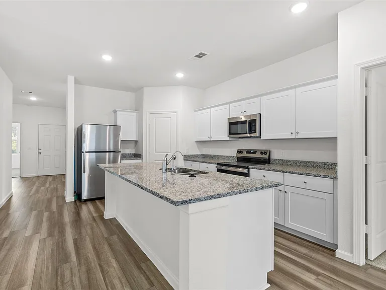 3602 Admiralty Dr — Photo 4