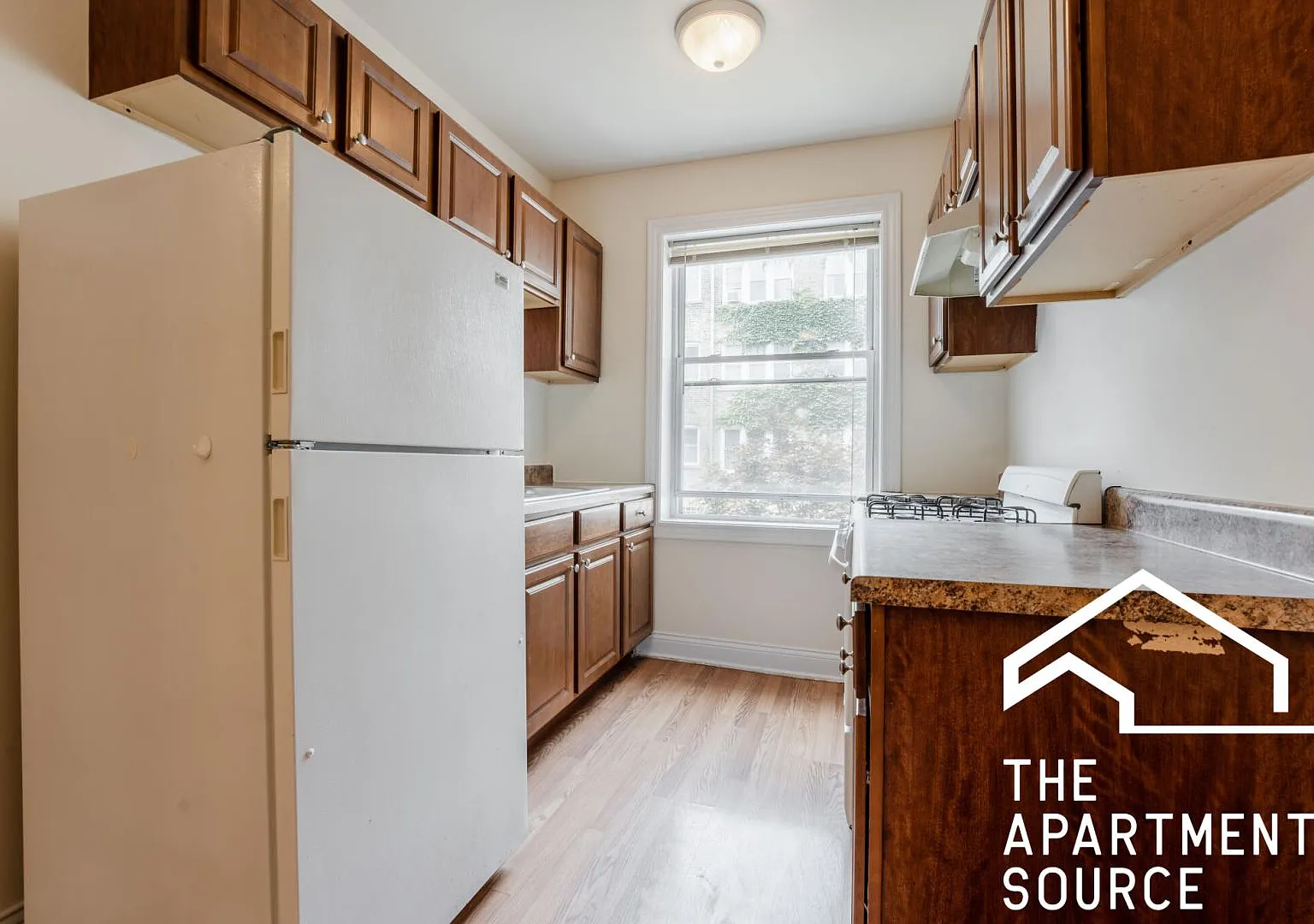 2601 N Kimball Ave — Photo 2