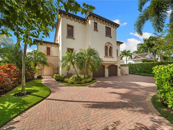1560 Osprey AVE, NAPLES, FL 34102