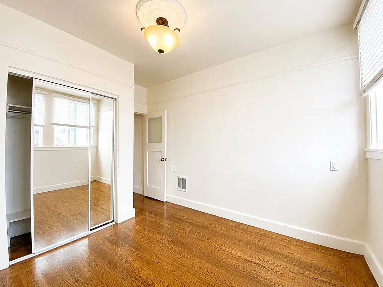 525 Grove St #3 — Photo 8