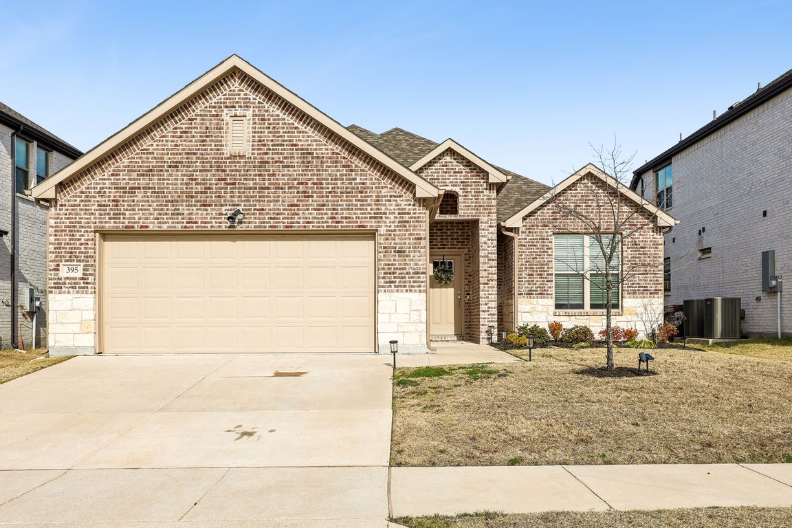 Waters Ridge Dr-001.jpg