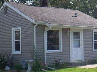 609 Barry Rd, Rockford, IL 61109