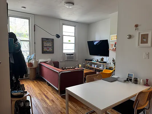 Rented by LDMI Realty Group LLC | media 14