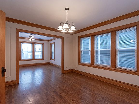5th image of 3340 N Oakley Ave #S4