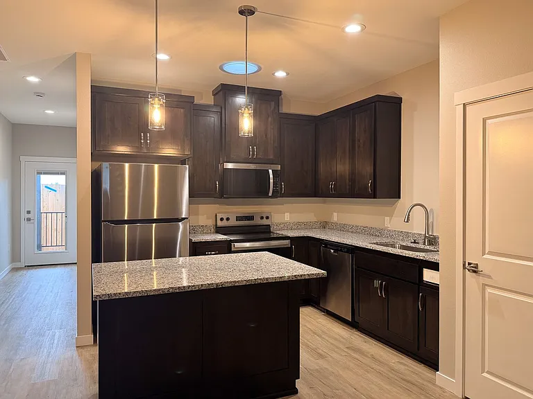 5534-5564 Skyline Rd S — Photo 34