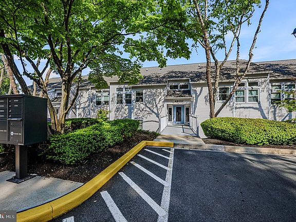 2nd image of 4901 Diana Dr #217