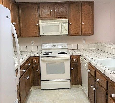 4th image of 1309 Chandon Ct