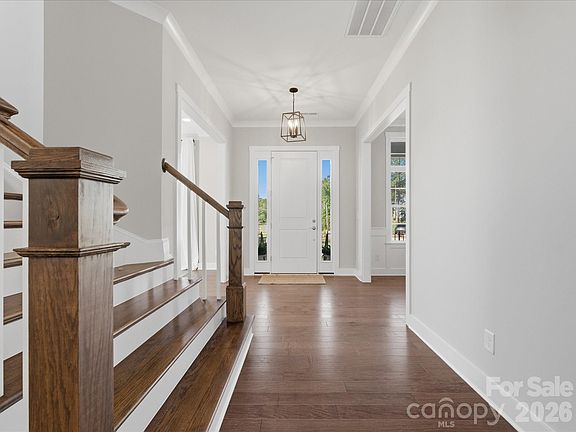 3rd image of 7190 Three Kings Rd