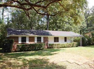 2105 W Indian Head Dr, Tallahassee, FL 32301