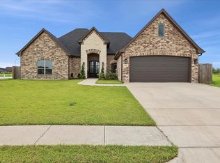 3915 Saif Wood, Beaumont, TX 77706
