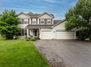 725 Manhattan Cir, Oswego, IL 60543