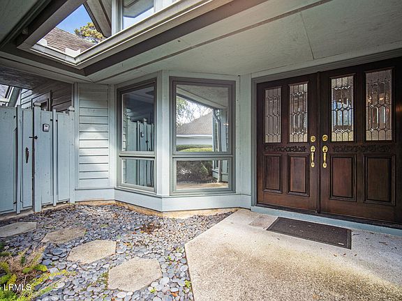 3rd image of 323 Westbrook Rd