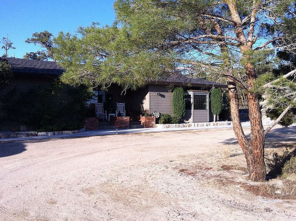 2nd image of 70125 Mountain Park Rd