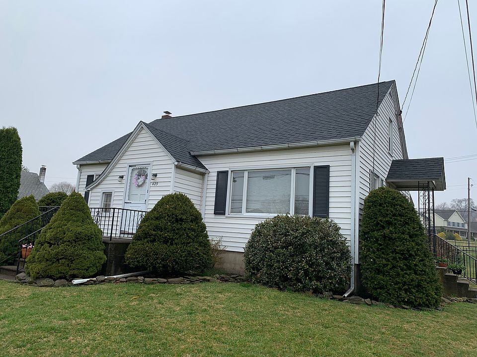 1st image of 429 E Lawn Rd