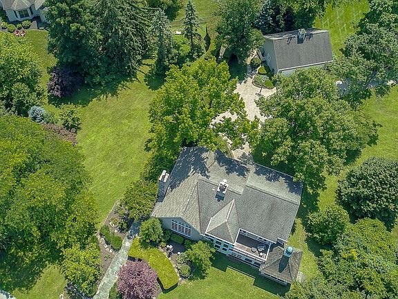 3rd image of 5757 Willow Bend Ln