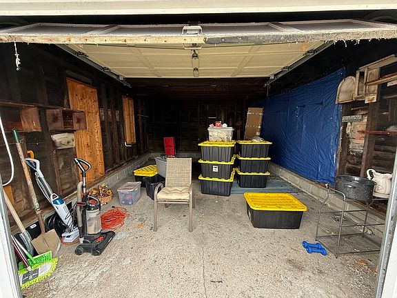 5th image of 145 Moxon St