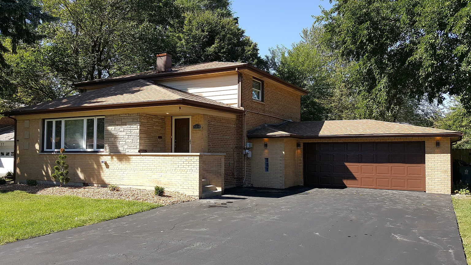 16014 Minerva Ave photo 1