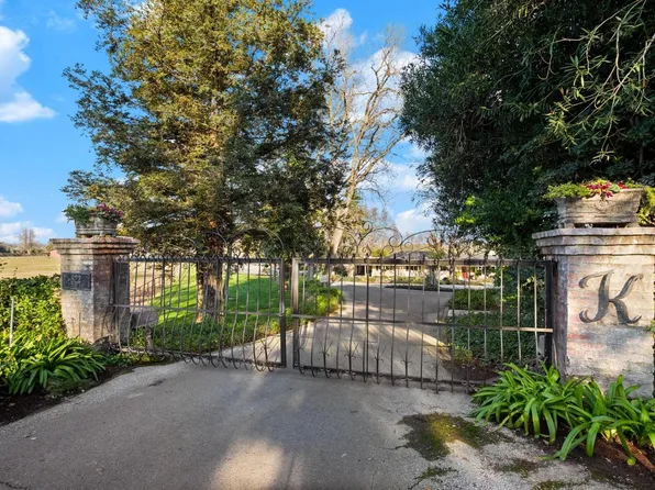 822 Charles St, Hughson, CA 95326